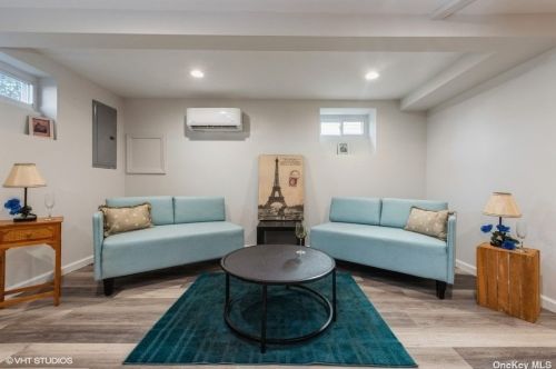 1805 Grant Ave, Seaford NY  11783-2318 exterior