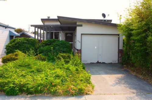 436 37th St, Richmond, CA 94805-2134