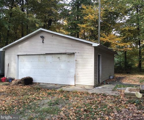 375 Peters Creek Rd, Fulton, PA 17563-9664