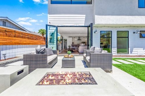 117 Harvard Ln, Seal Beach CA  90740-2508 exterior