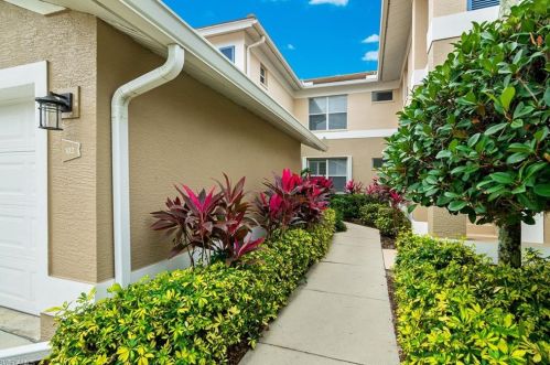 817 Carrick Bend Cir, Naples, FL 34110-3609