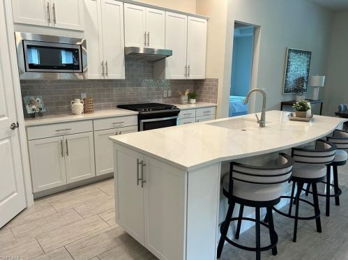 2754 Aviamar Cir, Naples FL 34114-0097 exterior