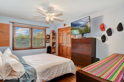 515 Seven Bridges Rd, Little Silver NJ  07739-1742 exterior