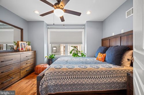 428 Mercy St, Philadelphia PA  19148-2507 exterior