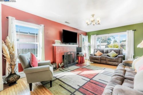 2708 Humboldt Ave, Oakland CA  94602-3635 exterior