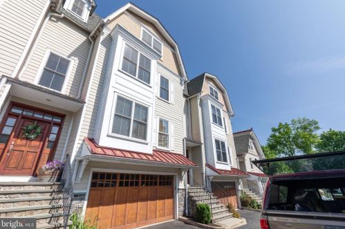 110 Montgomery Ave, Ardmore, PA 19003-1440