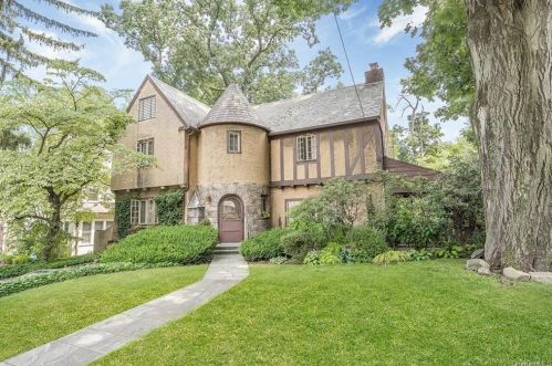 133 Douglas Pl, Mount Vernon, NY 10552-1146
