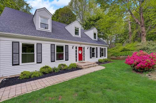 390 Kings Hwy, Middletown, NJ 07748-3511