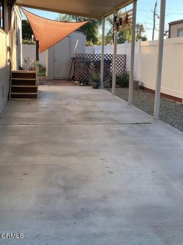 2404 Apple Ln, Oxnard CA  93036-1554 exterior