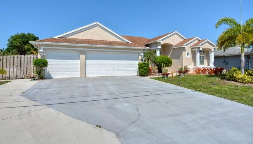 3900 Hablow St, Fort Pierce, FL 34953-4062