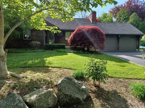 68 Eatons Neck Rd, Northport, NY 11768-1105
