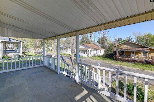 203 Augusta St, Cayce-West Columbia SC  29169-7615 exterior