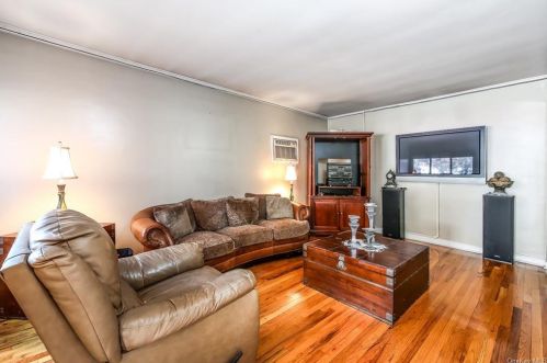 1924 Mayflower Ave, Bronx, NY 10461-4007