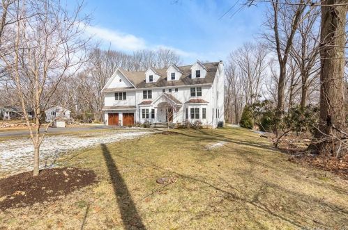 18 Ox Yoke Ln, Norwalk, CT 06851-1709