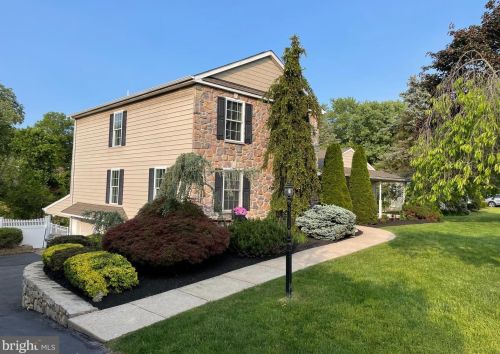 953 Crest Rd, Lansdale, PA 19446-5409