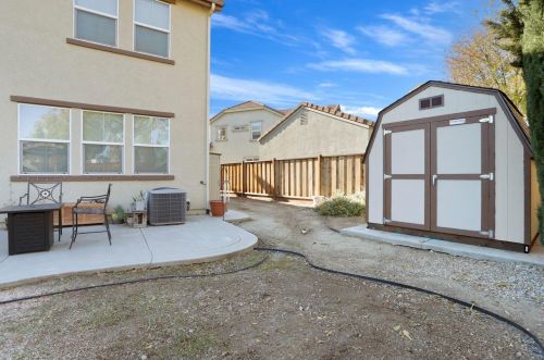 211 Emory Oak Pl, Lathrop CA  95330-8527 exterior