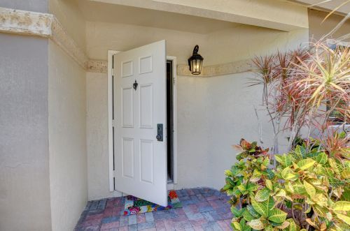 6798 Via Regina, Boca Raton FL  33433-3927 exterior