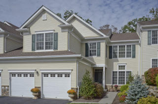 78 Mackenzie Ln, Parsippany, NJ 07834-3724