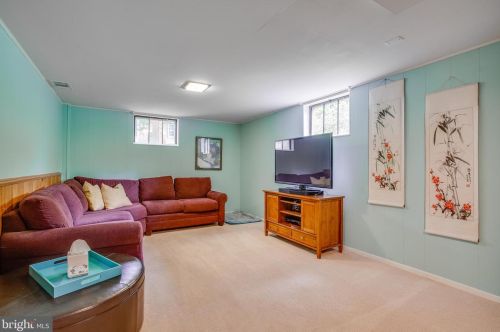 506 West St, Falls Church VA  22046-2846 exterior