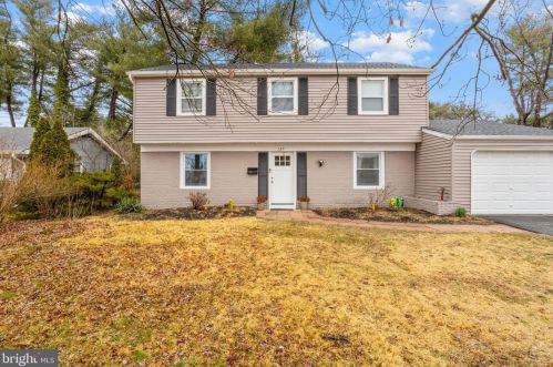 127 Somerset Dr, Willingboro NJ  08046-1415 exterior