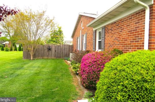 238 Moul Ave, Hanover PA  17331-2035 exterior