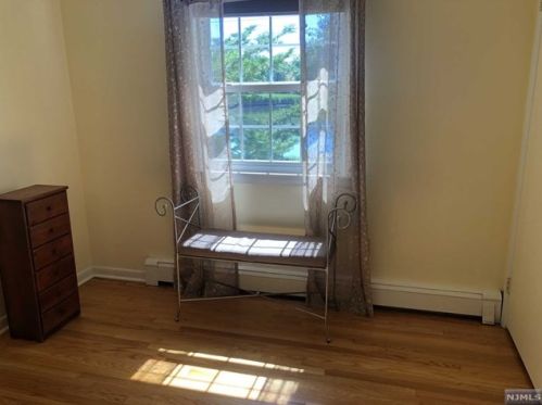1105 Steuben Ave, N Milford NJ  07646-3264 exterior