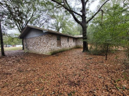 525 German Club Rd, Defuniak Springs, FL 32433-8315