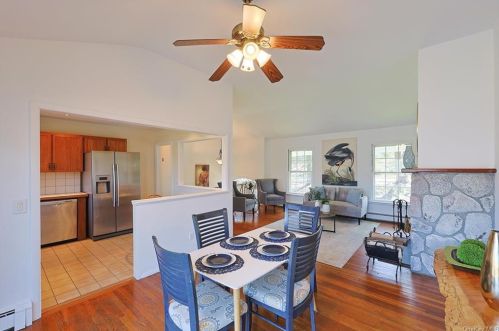 142 Loder Rd, Yorktown Hgts NY  10598-3911 exterior