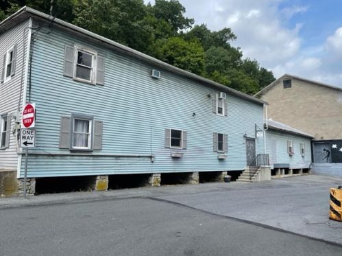 2 Railroad Ave, Dauberville, PA 19533