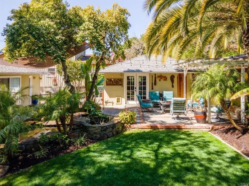 1029 Crest Dr, Santa Rosa CA  95404-2216 exterior