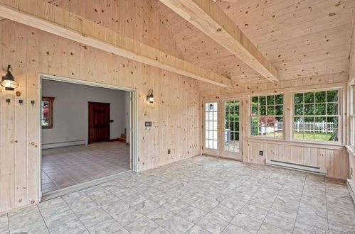 1305 Main St, Wapping CT  06074-2454 exterior