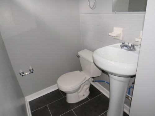 4607 Clubvue Dr, Pittsburgh PA  15236-4803 exterior