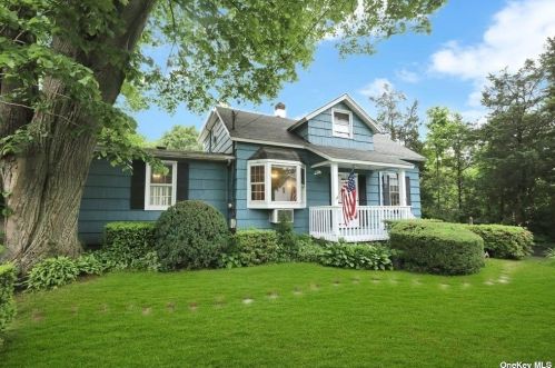 41 Richard Ave, Islip Terrace, NY 11752-2729