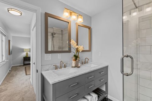 2414 Lagoon Ct, Thiensville WI  53092-5549 exterior