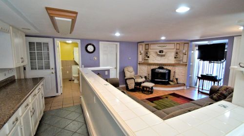 17 Shr Dr, Raymond NH 03077-1313 exterior