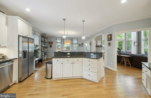 610 Poplar Dr, Falls Church VA  22046-2838 exterior