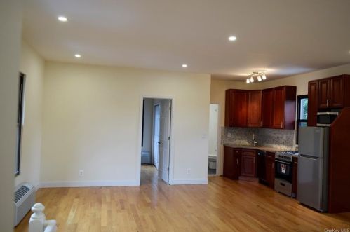 2211 De Reimer Ave, Bronx, NY 10475-5534