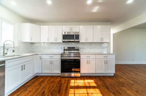 2403 Nichols Ave, Stratford CT  06614-1720 exterior