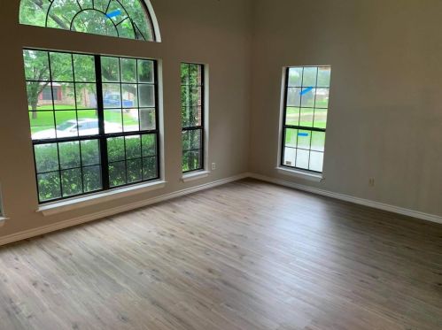 5029 Colonial Dr, Lewisville TX  75028-2110 exterior