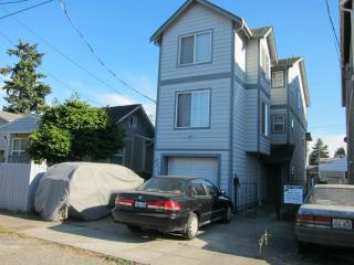 4215 Bozeman St, Seattle, WA 98118-4107