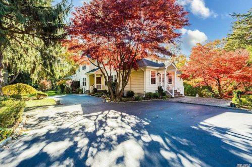 16 Oak Ln, Northport, NY 11768-2632