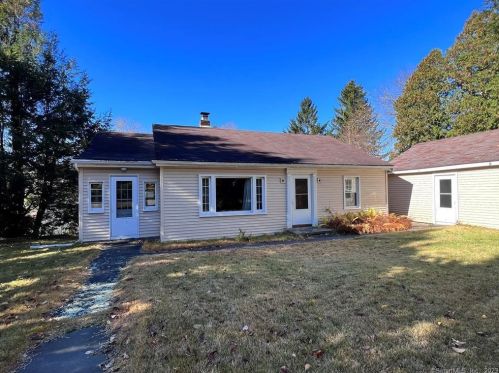 49 Prospect St, New Hartford, CT 06057-2224