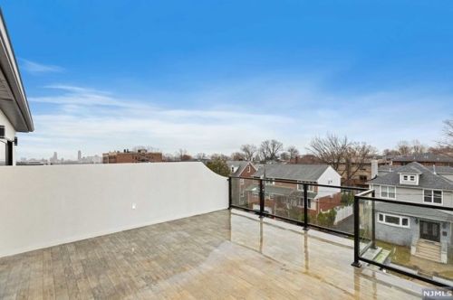 59 Lawton Ave, Cliffside Park NJ  07010-3023 exterior