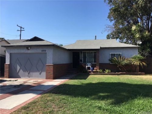 1305 Arbutus St, Compton, CA 90220-1749