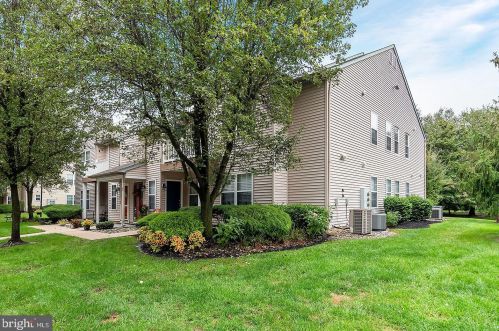 41 Crestmont Dr, West Deptford NJ  08051-2161 exterior