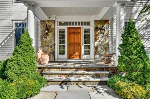 323 Smith Ridge Rd, New Canaan CT  06840-3625 exterior