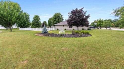 2722 Teresa Dr, Green Bay WI  54311-5586 exterior