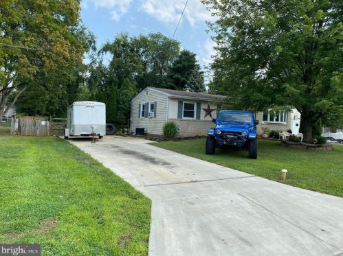 98 Holly Dr, Collegeville, PA 19426-2120