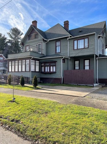 1404 Otter St, Franklin PA  16323-1648 exterior