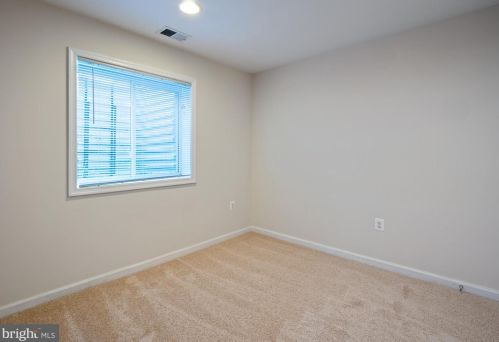 1708 Rockledge Ter, Woodbridge VA  22192-2508 exterior